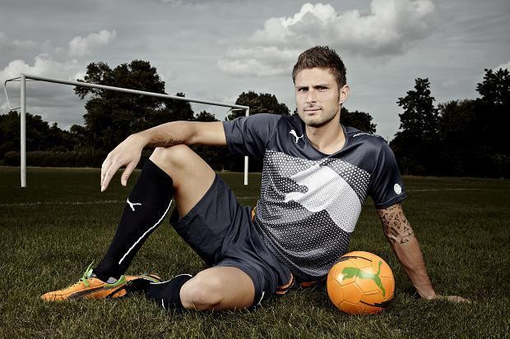 弗兰克：水晶宫体系和曼联相似？不同的球队不能拿来相提并论（弗兰克：别把水晶宫和曼联相提并论，体系各不相同）