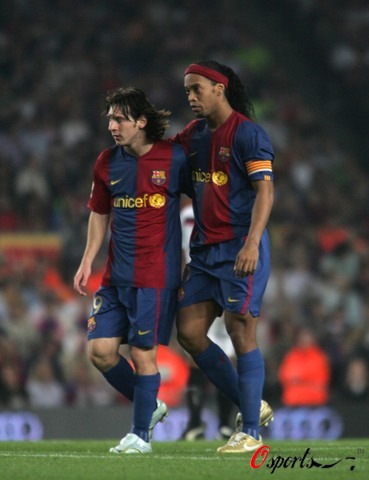 中国女足客战英格兰女足：邵子钦、王妍雯首发，王爱芳出战（中国女足客场挑战英格兰女足：邵子钦、王妍雯首发，王爱芳出场）