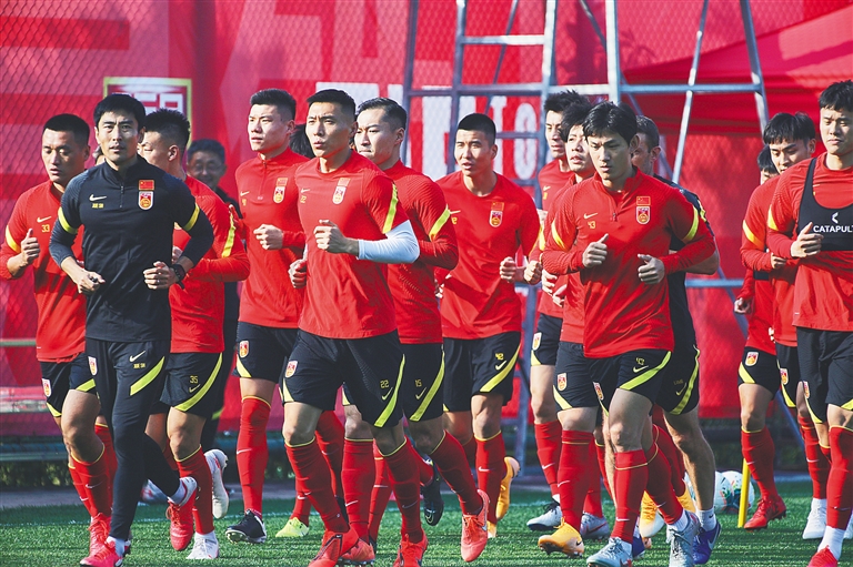 成都蓉城祝贺铜梁龙冲超：期待我们明年中超赛场见（成都蓉城恭贺铜梁龙冲超成功：明年中超赛场相见）