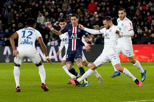 NBA：雄鹿再取关键胜利 字母哥率队登榜首（NBA：字母哥领军雄鹿再赢关键战 升至榜首）