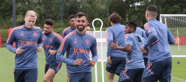 豪宅风波后，全红婵带伤赴新疆滑雪，再次陷入争议，樊振东说对了（豪宅风波未息，全红婵带伤赴新疆滑雪再引争议，樊振东的话应验了）