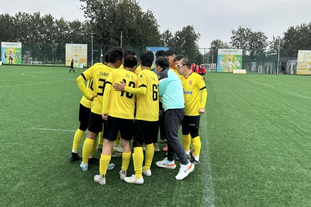 队报盛赞维蒂尼亚：他是巴黎的节拍器和新一代中场的完美代表（《队报》盛赞维蒂尼亚：巴黎的中场节拍器，新一代中场的标杆）