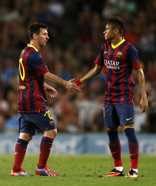 西媒：皇马将就内格雷拉案向FIFA投诉，称长期遭不公对待（西媒称皇马将因内格雷拉案向FIFA申诉，指控长期遭遇不公）