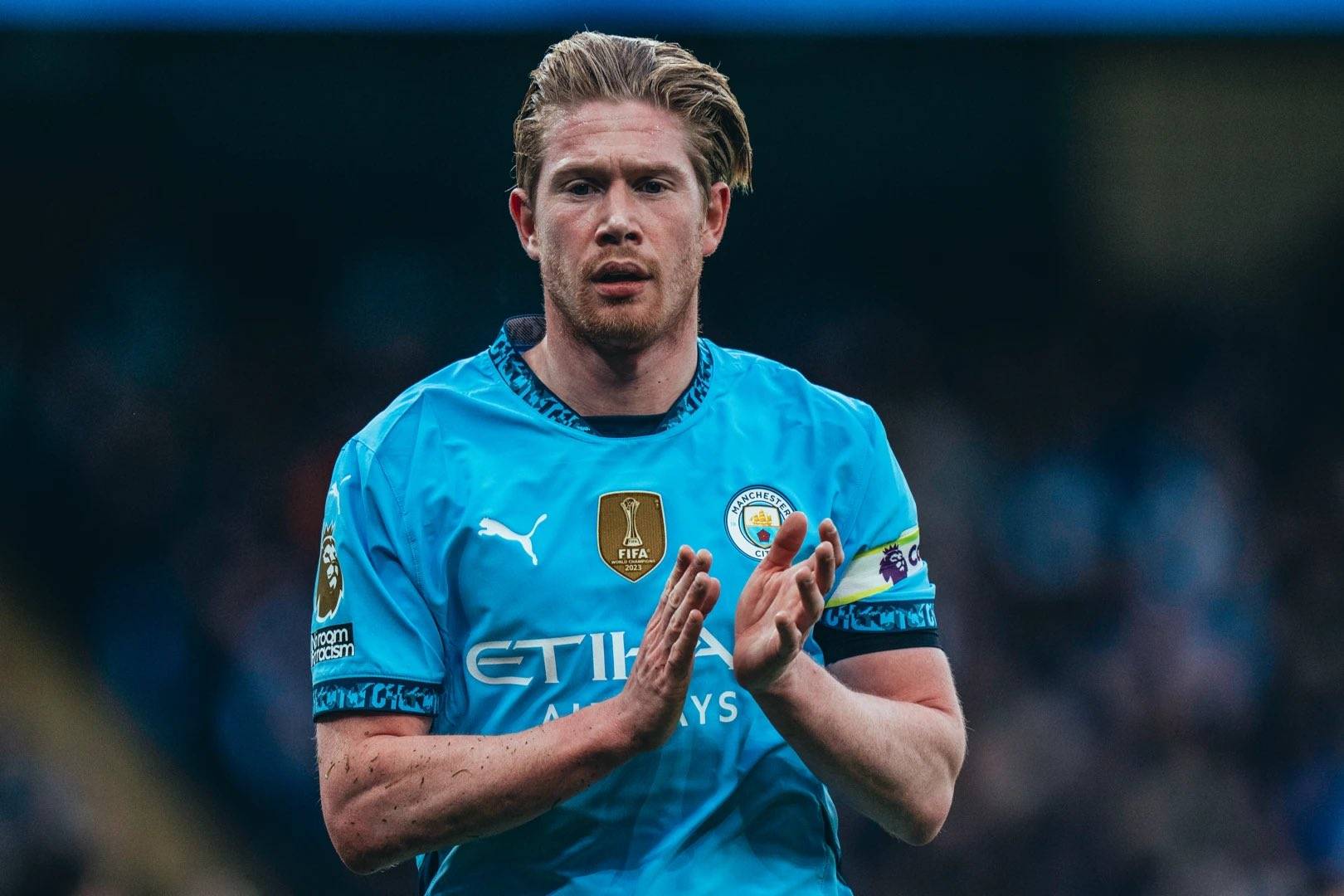 法比奥一家观看《疯狂动物城2》：爆米花加电影时间永不缺席（法比奥一家相约《疯狂动物城2》：爆米花相伴，家庭观影时光从未缺席）