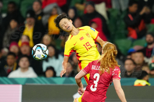 疯狂开火，拉菲尼亚狂晒数据荣誉回应落选FIFPRO年度最佳11人（火力全开！拉菲尼亚晒数据与荣誉，正面回应无缘FIFPRO年度最佳11人）